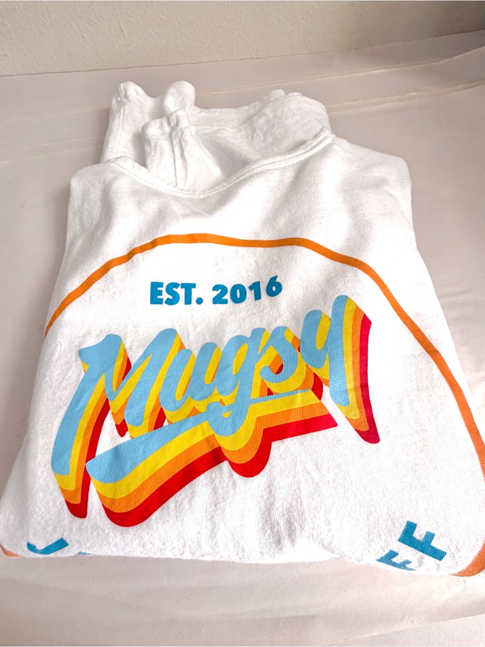 Mugsy Shirt Mens M White Short Sleeve Crew Neck Graphic Tee Cotton Jeans Logo